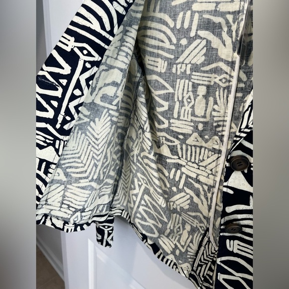 Forever 21 Patterned Black and White Blazer Size Medium - Picture 6 of 12